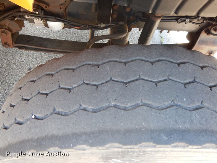 image for item DF6511 2006 International 7400  dump truck