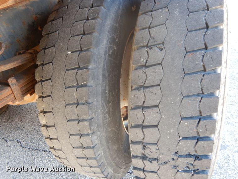 image for item DF6511 2006 International 7400  dump truck