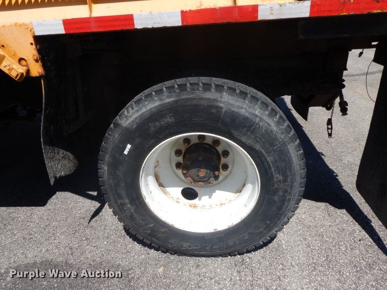 image for item DF6511 2006 International 7400  dump truck