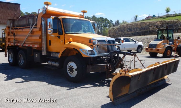 image for item DF6513 2006 International 7500  dump truck