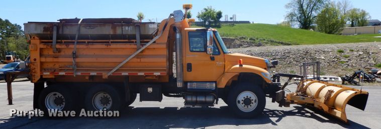 image for item DF6513 2006 International 7500  dump truck