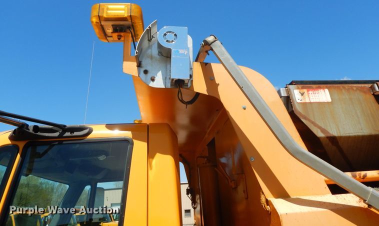 image for item DF6513 2006 International 7500  dump truck