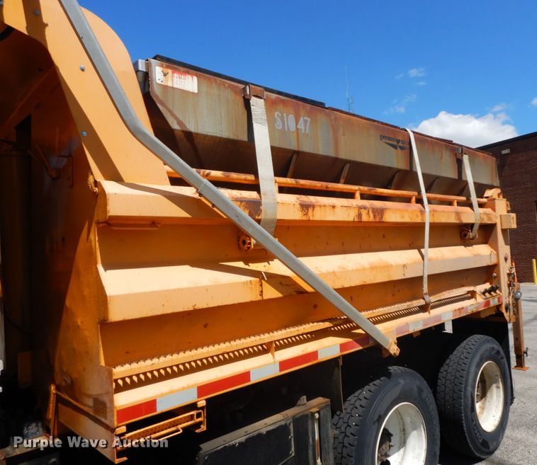 image for item DF6513 2006 International 7500  dump truck