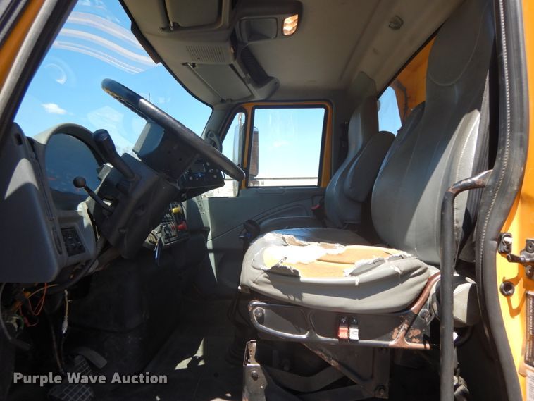 image for item DF6513 2006 International 7500  dump truck