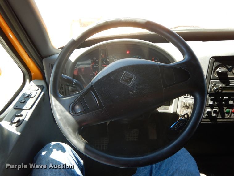 image for item DF6513 2006 International 7500  dump truck