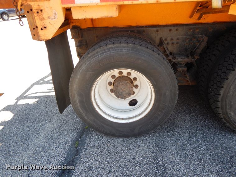 image for item DF6513 2006 International 7500  dump truck