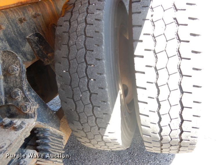 image for item DF6513 2006 International 7500  dump truck