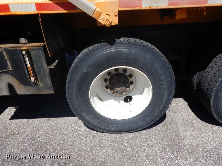 image for item DF6513 2006 International 7500  dump truck