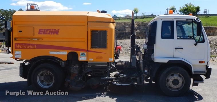 image for item DF6515 2009 Elgin Whirlwind  street sweeper truck