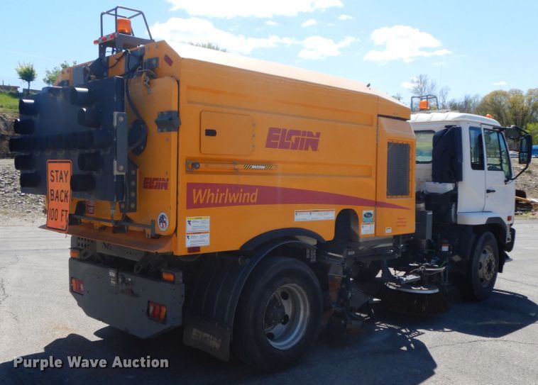 image for item DF6515 2009 Elgin Whirlwind  street sweeper truck