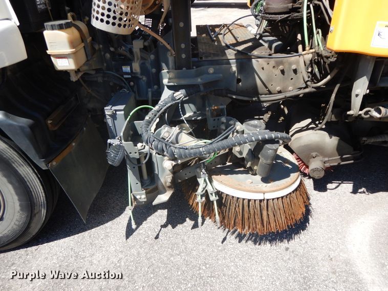 image for item DF6515 2009 Elgin Whirlwind  street sweeper truck