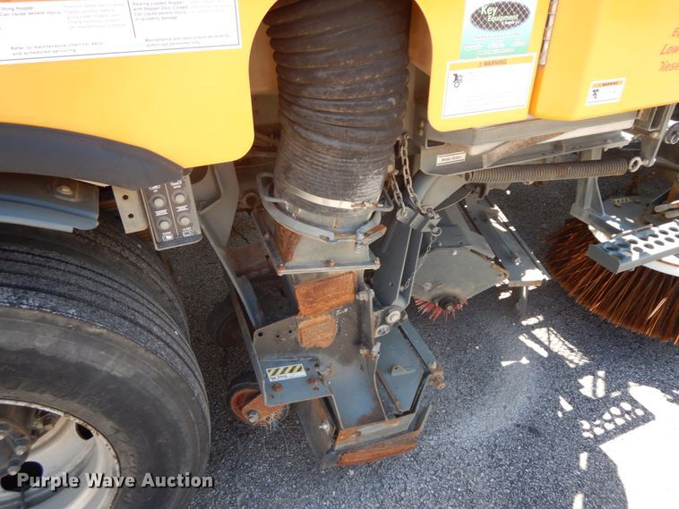 image for item DF6515 2009 Elgin Whirlwind  street sweeper truck