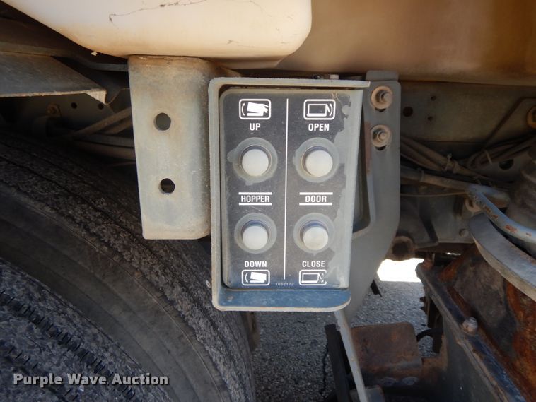 image for item DF6515 2009 Elgin Whirlwind  street sweeper truck