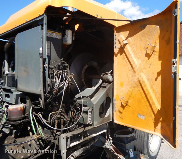 image for item DF6515 2009 Elgin Whirlwind  street sweeper truck