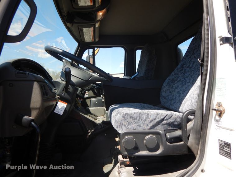 image for item DF6515 2009 Elgin Whirlwind  street sweeper truck