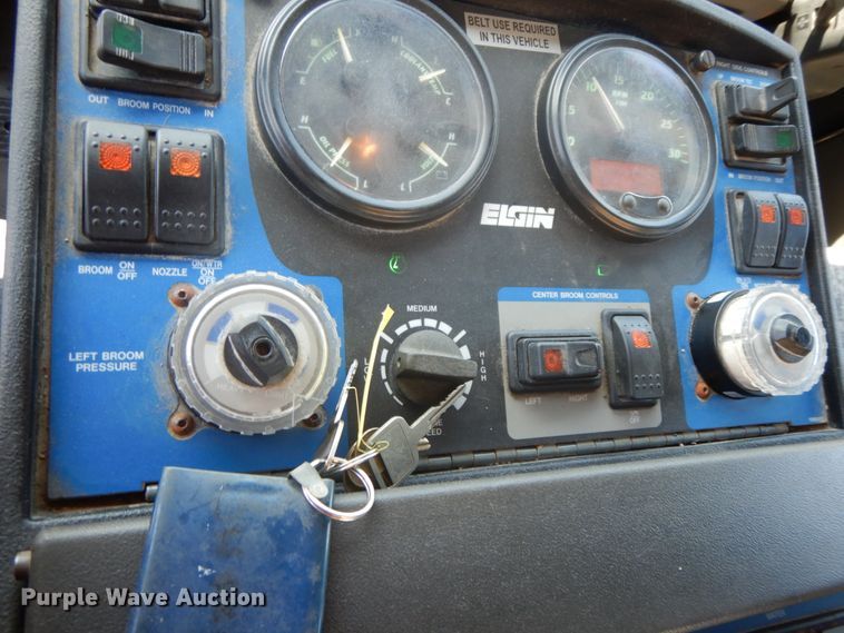 image for item DF6515 2009 Elgin Whirlwind  street sweeper truck