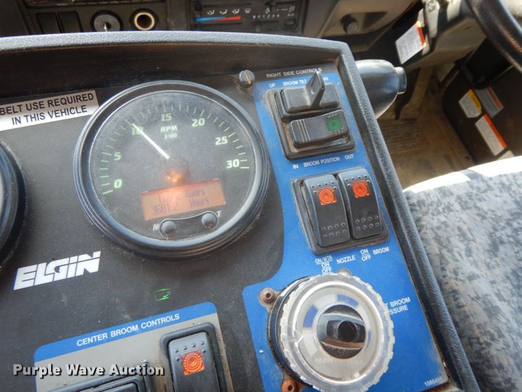 image for item DF6515 2009 Elgin Whirlwind  street sweeper truck