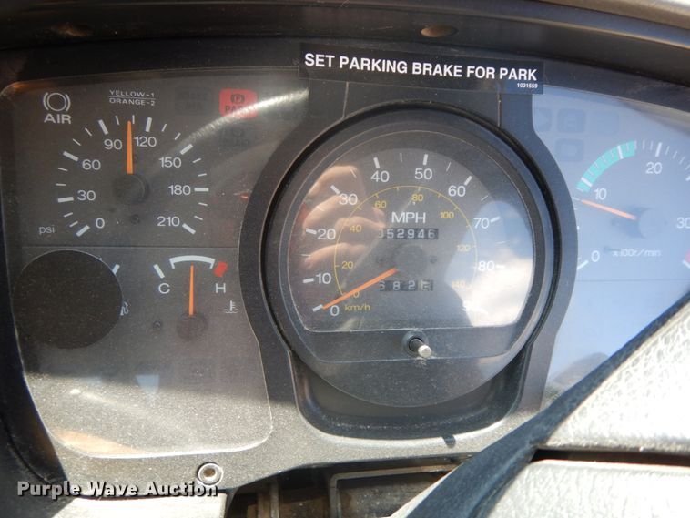 image for item DF6515 2009 Elgin Whirlwind  street sweeper truck