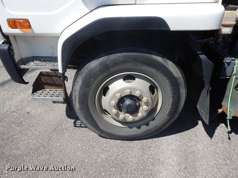 image for item DF6515 2009 Elgin Whirlwind  street sweeper truck