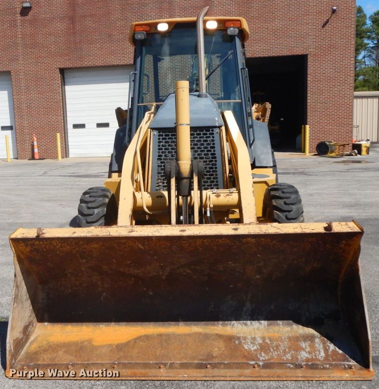 image for item DF6516 2005 John Deere 410G  backhoe