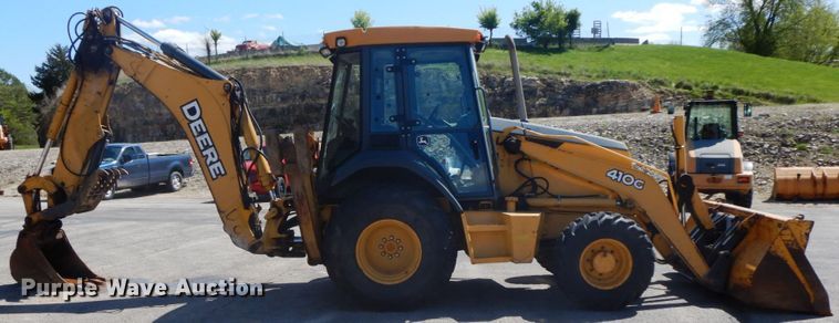 image for item DF6516 2005 John Deere 410G  backhoe