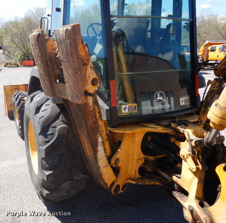 image for item DF6516 2005 John Deere 410G  backhoe