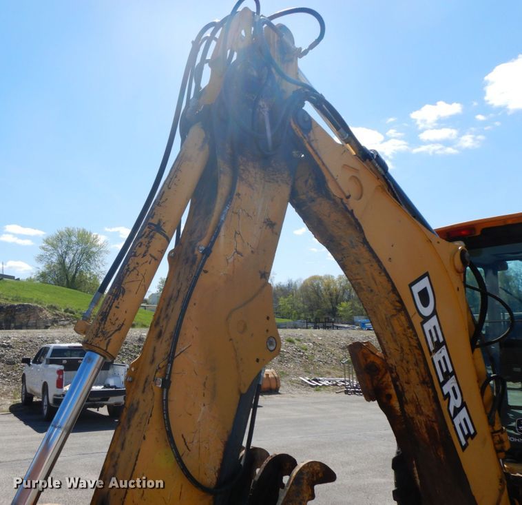 image for item DF6516 2005 John Deere 410G  backhoe