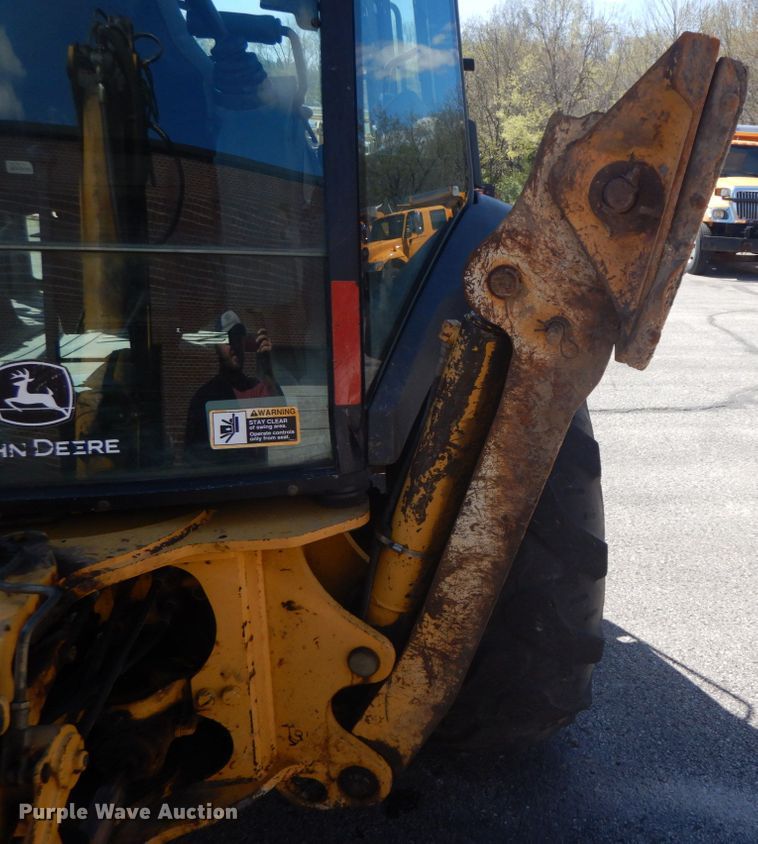 image for item DF6516 2005 John Deere 410G  backhoe