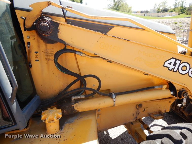 image for item DF6516 2005 John Deere 410G  backhoe