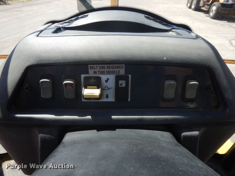 image for item DF6516 2005 John Deere 410G  backhoe