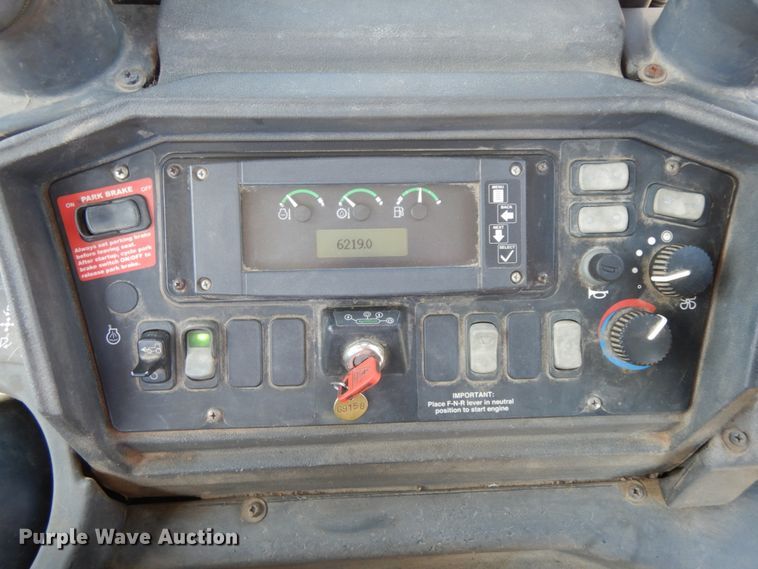 image for item DF6516 2005 John Deere 410G  backhoe