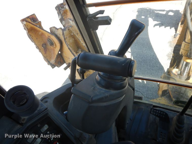 image for item DF6516 2005 John Deere 410G  backhoe