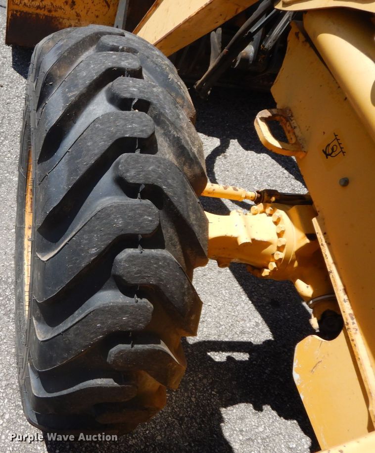 image for item DF6516 2005 John Deere 410G  backhoe