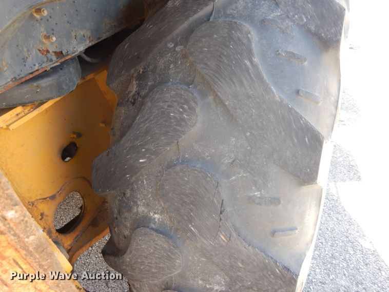 image for item DF6516 2005 John Deere 410G  backhoe