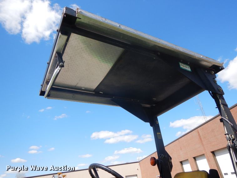 image for item DF6517 2003 John Deere 6420  MFWD tractor