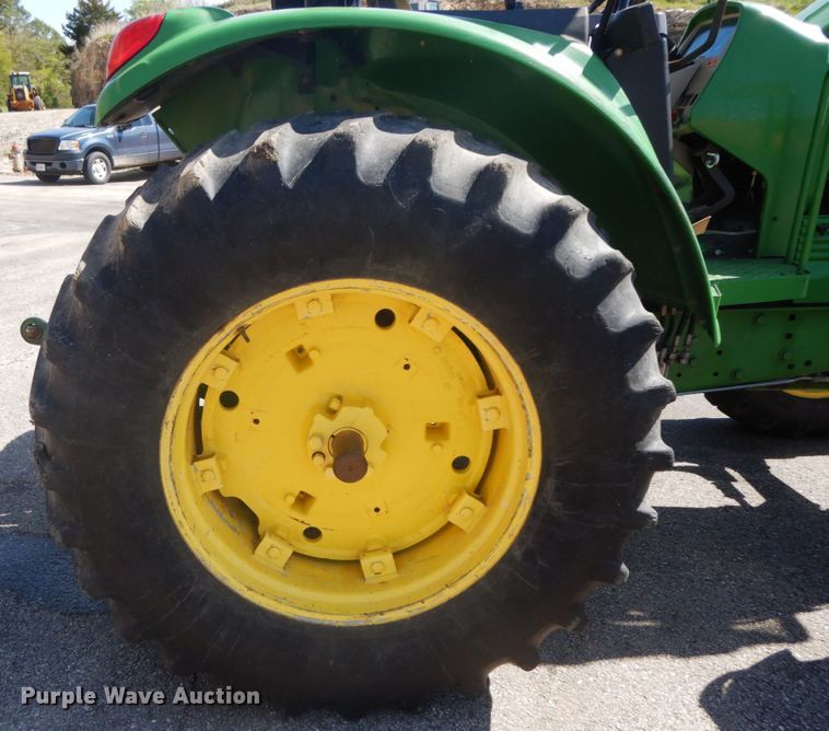 image for item DF6517 2003 John Deere 6420  MFWD tractor