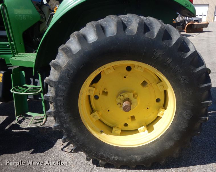 image for item DF6517 2003 John Deere 6420  MFWD tractor