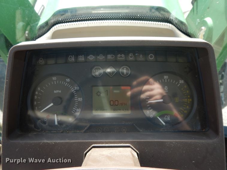 image for item DF6520 2006 John Deere 7320 MFWD tractor