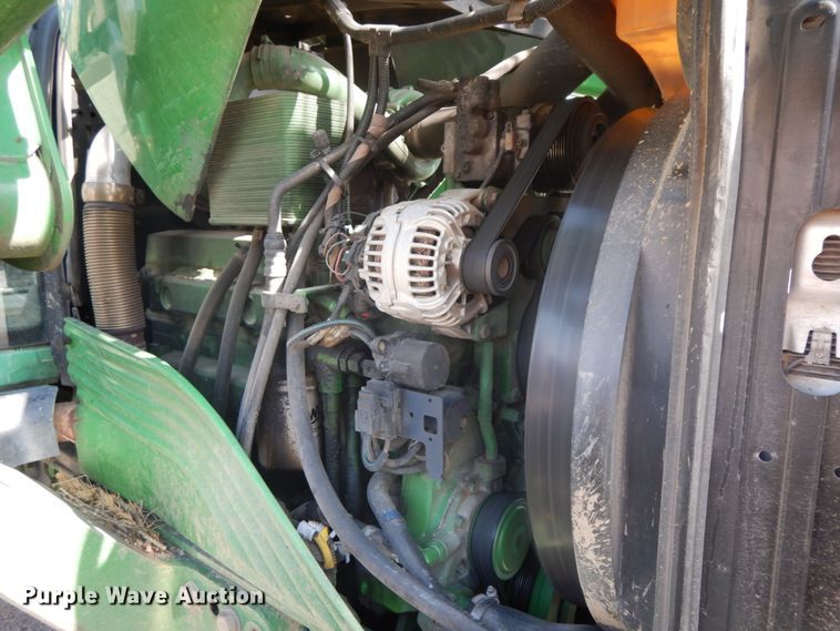 image for item DF6520 2006 John Deere 7320 MFWD tractor