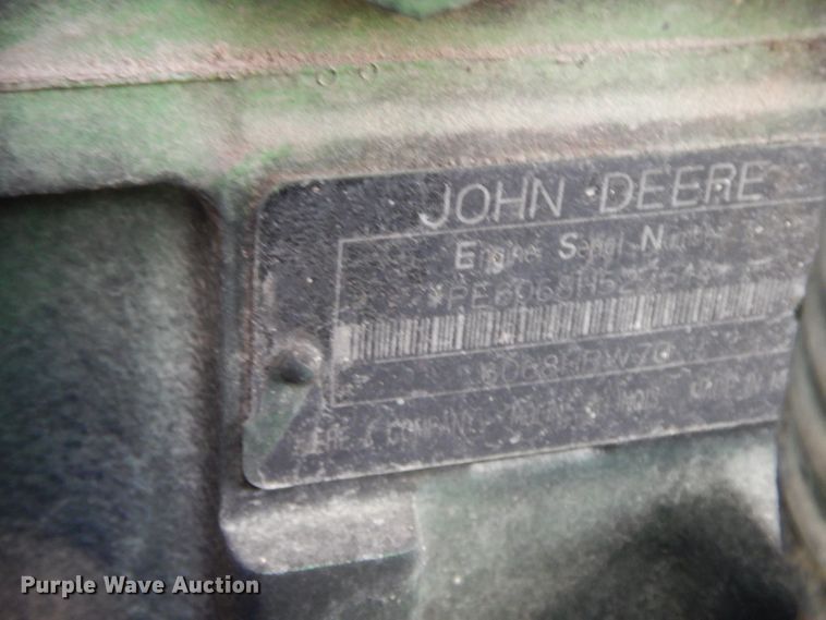 image for item DF6520 2006 John Deere 7320 MFWD tractor