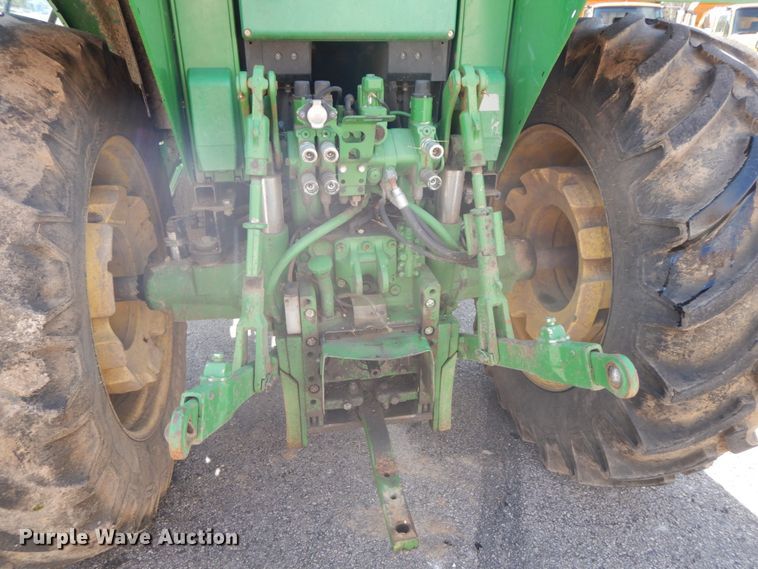 image for item DF6520 2006 John Deere 7320 MFWD tractor