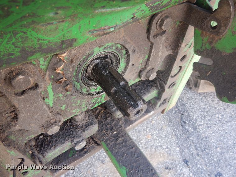 image for item DF6520 2006 John Deere 7320 MFWD tractor