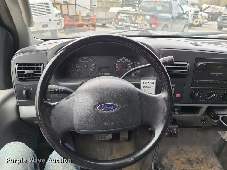 image for item DH5878 2006 Ford F450 Super Duty  box truck