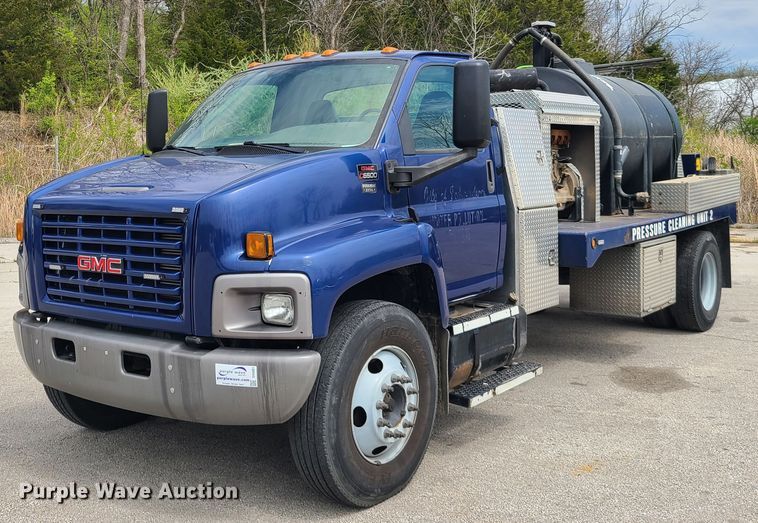 image for item DH5881 2006 GMC 6500  sewer jetter truck