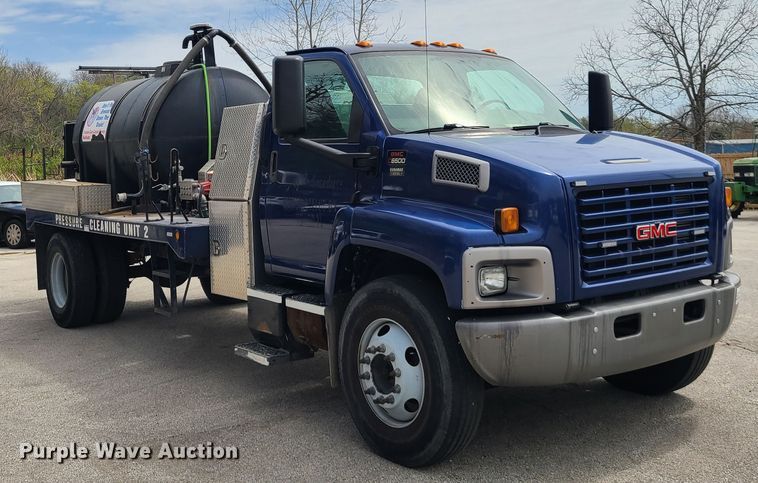 image for item DH5881 2006 GMC 6500  sewer jetter truck