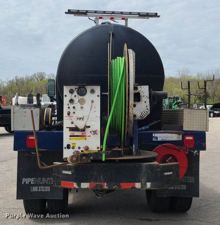 image for item DH5881 2006 GMC 6500  sewer jetter truck