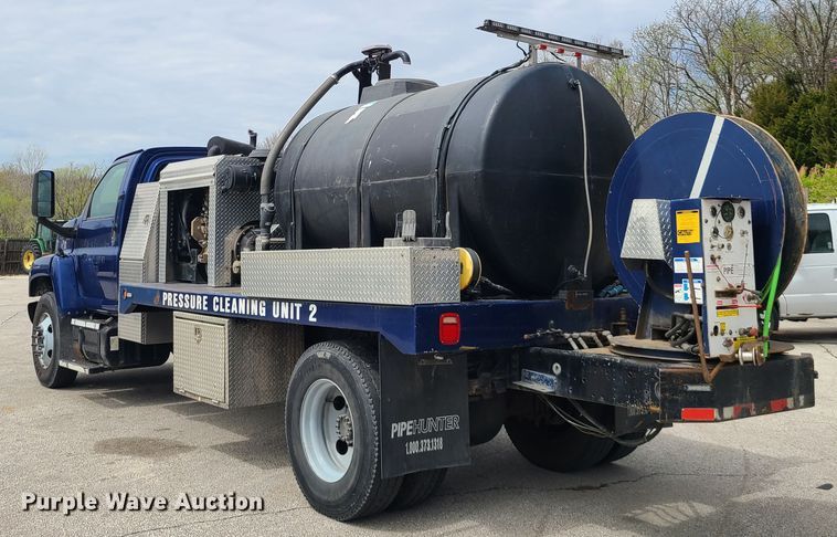 image for item DH5881 2006 GMC 6500  sewer jetter truck
