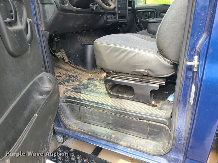 image for item DH5881 2006 GMC 6500  sewer jetter truck