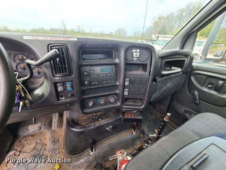 image for item DH5881 2006 GMC 6500  sewer jetter truck