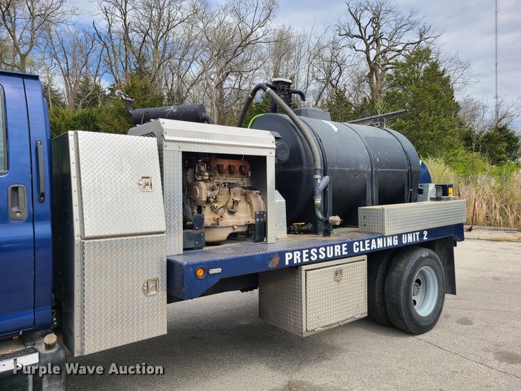 image for item DH5881 2006 GMC 6500  sewer jetter truck